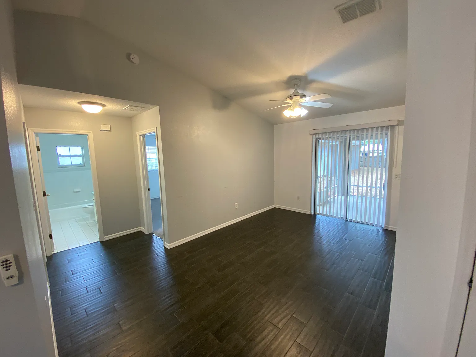 Beautiful 3 bed 2 bath Home in Summerfield — Photo 4