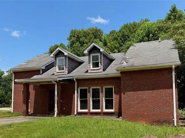 5855 Oakdale Rd SE, Mableton, GA 30126