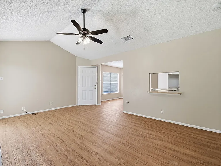 3932 Heritage Hill Dr — Photo 6