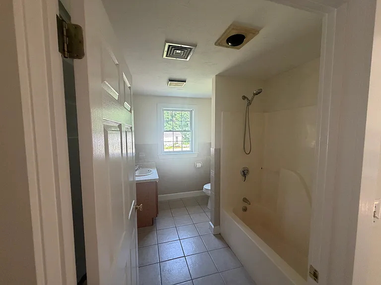 44 Plain St — Photo 9
