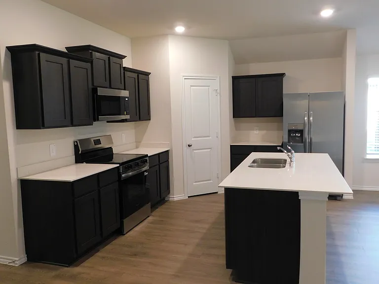 841 Wild Rose Way — Photo 8