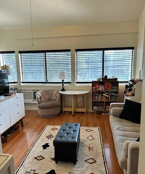 240 Main St #8 — Photo 2