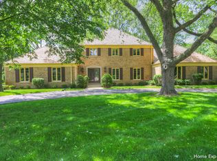 27 Bradford Ln, Oak Brook, IL 60523
