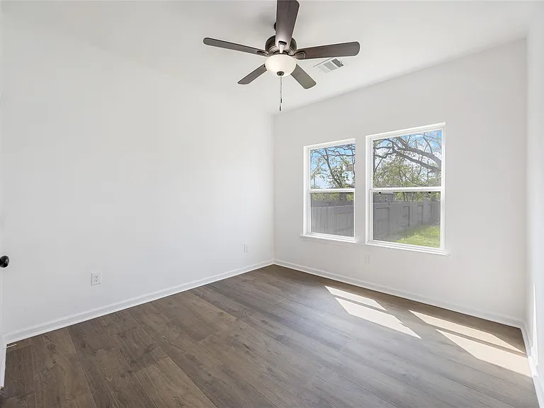 7950 Miley St — Photo 24