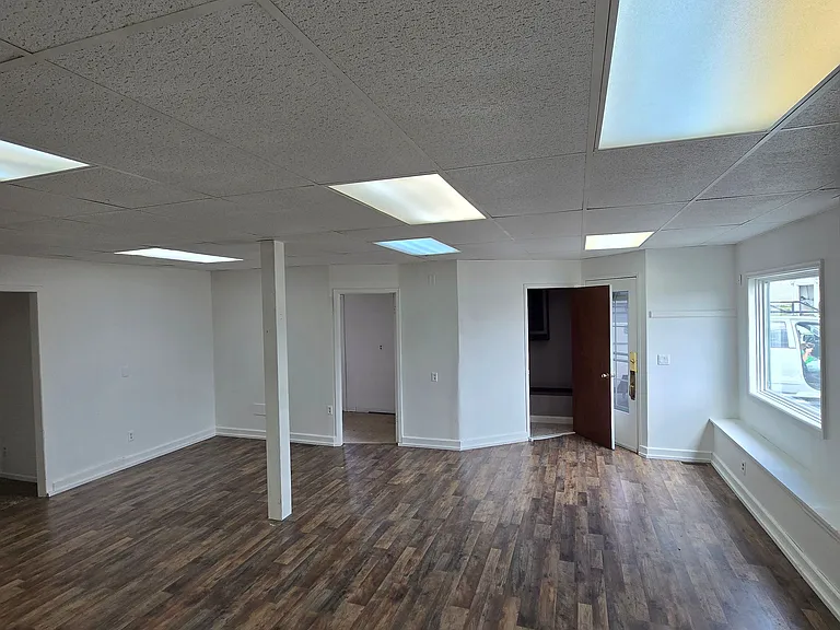 785 Groveland Pl #WILLIES1ST — Photo 4
