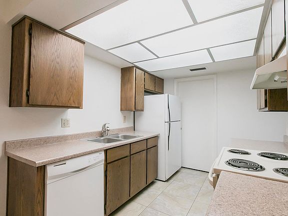 3rd image of 629 N Mesa Dr APT 44
