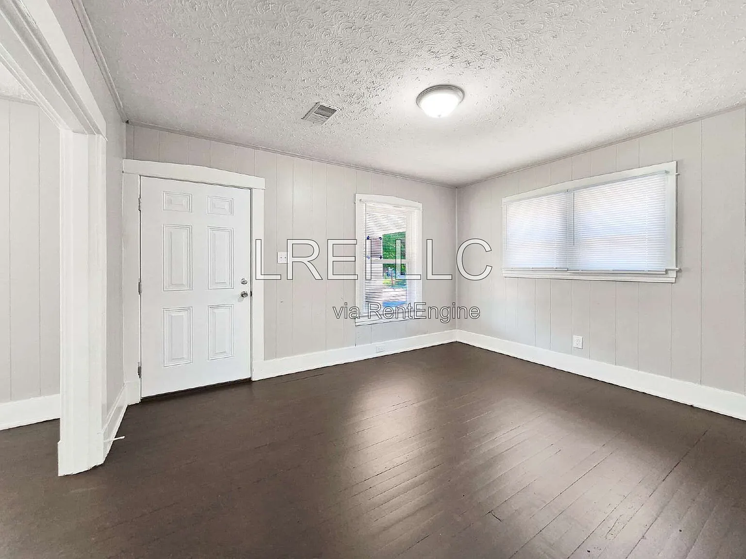 1 bed, 1.0 bath, $1,200 — Photo 3