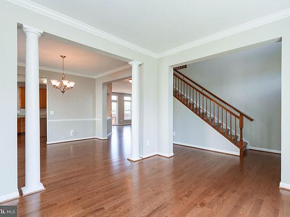 3rd image of 9699 Logan Jay Dr