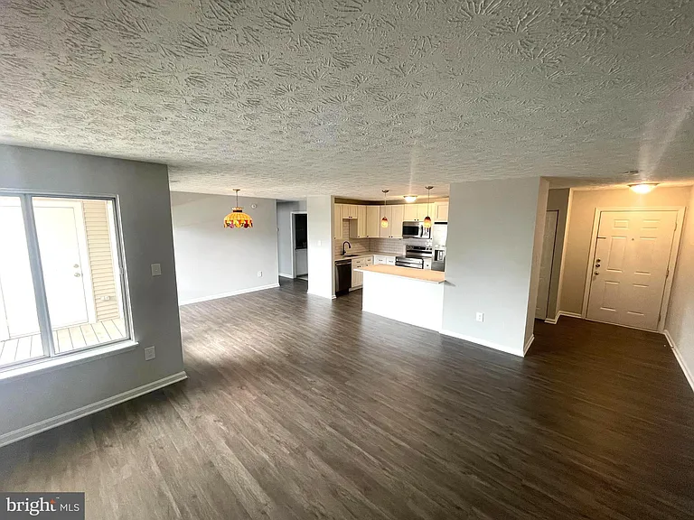 2137 Wainwright Ct #1C — Photo 20