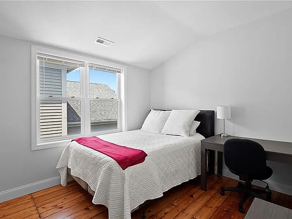4th image of 40 Governor St Floor 2