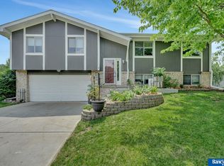 8125 Lea Rae Pl, Lincoln, NE 68516