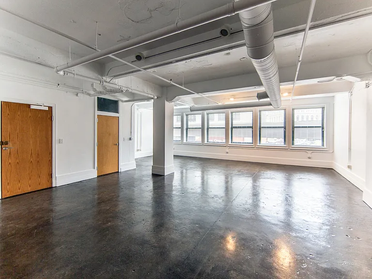 1525 Broadway — Photo 12