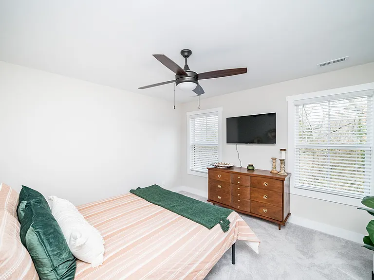 76 Sunburst Villa Dr — Photo 15