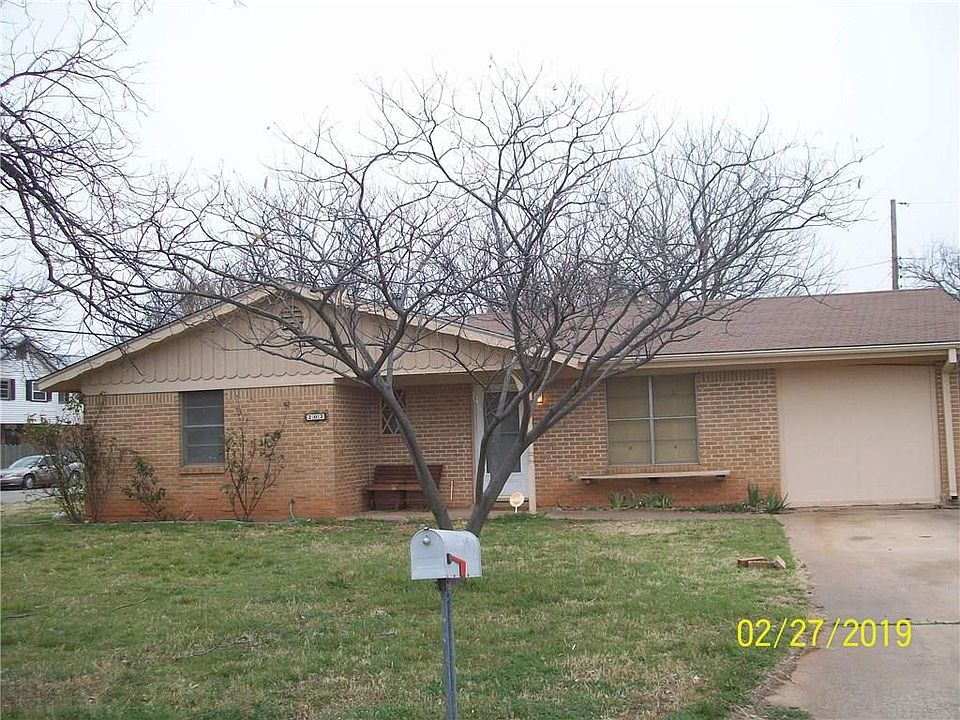 1st image of 202 N La Salle Dr