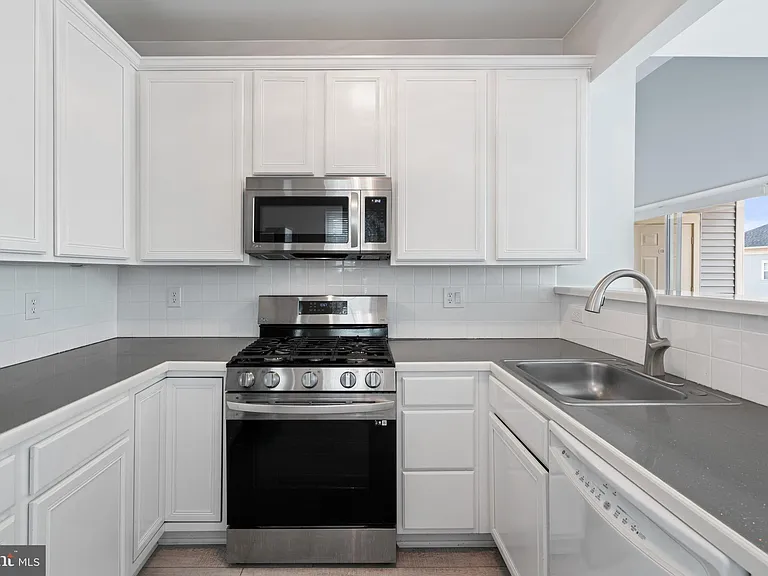 11333 Westbrook Mill Ln #301 — Photo 12