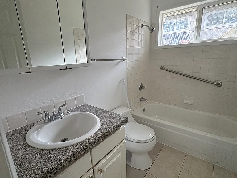 626-628 N Watts St #1 — Photo 9