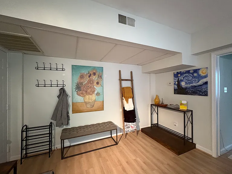 1742 N Rhodes St #300 — Photo 4