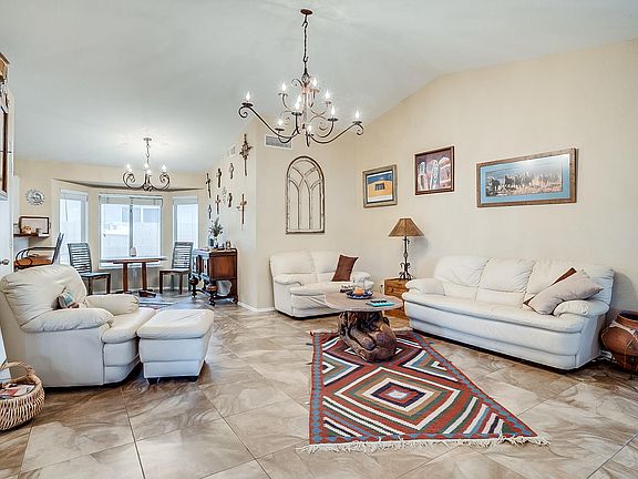 3rd image of 2201 E Wescott Dr