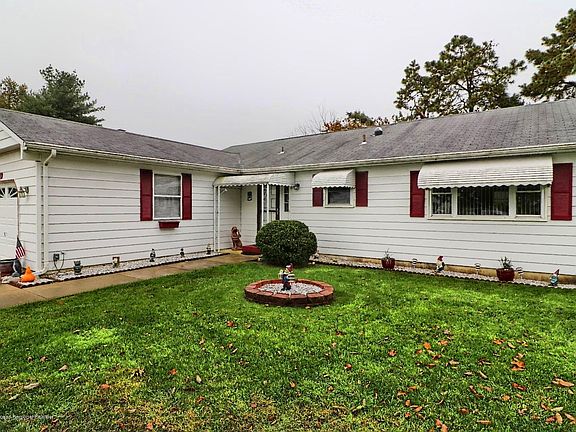 3rd image of 7 Saint Francois Ct