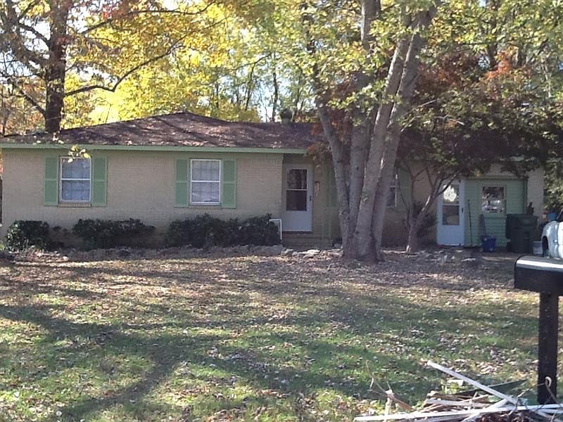 2nd image of 3105 Knollwood Cir NW