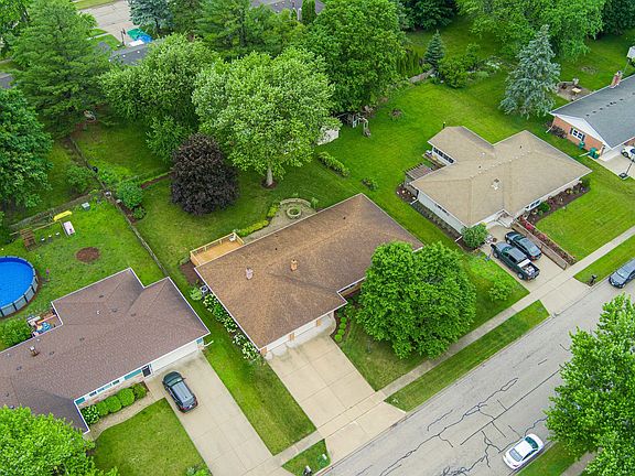 3rd image of 1811 Park Ave