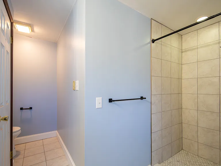 174 Harvard Rd — Photo 29