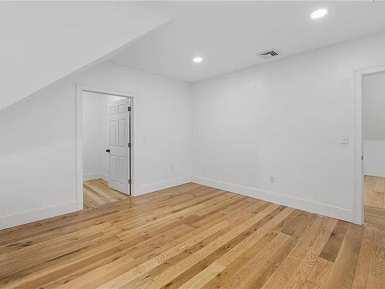 30 Cypress St #3 — Photo 13