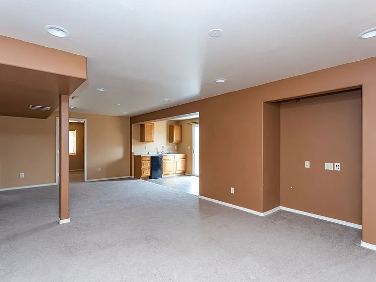 1130 Pond Side Dr — Photo 34