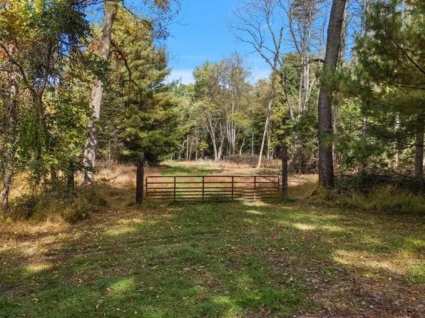 3670 Cherrywood Ln, Ann Arbor, MI 48103