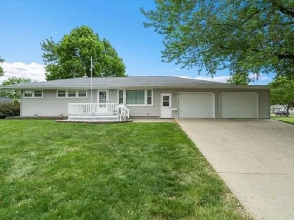 104 W South St, Monticello, IA 52310