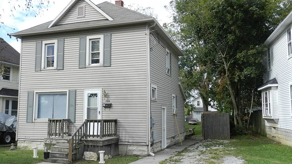 756 Sheridan Rd photo 1