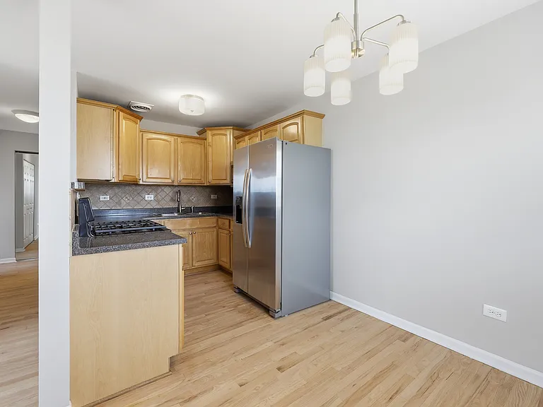 4600 N Cumberland Ave #502 — Photo 6