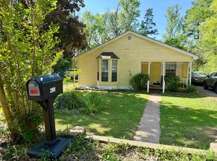 208 E Washington St, Overton, TX 75684