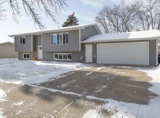 1318 Pocatello Dr, Bismarck, ND 58504