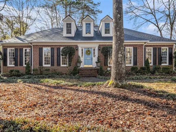 203 Savannah Walk, Peachtree City, GA 30269