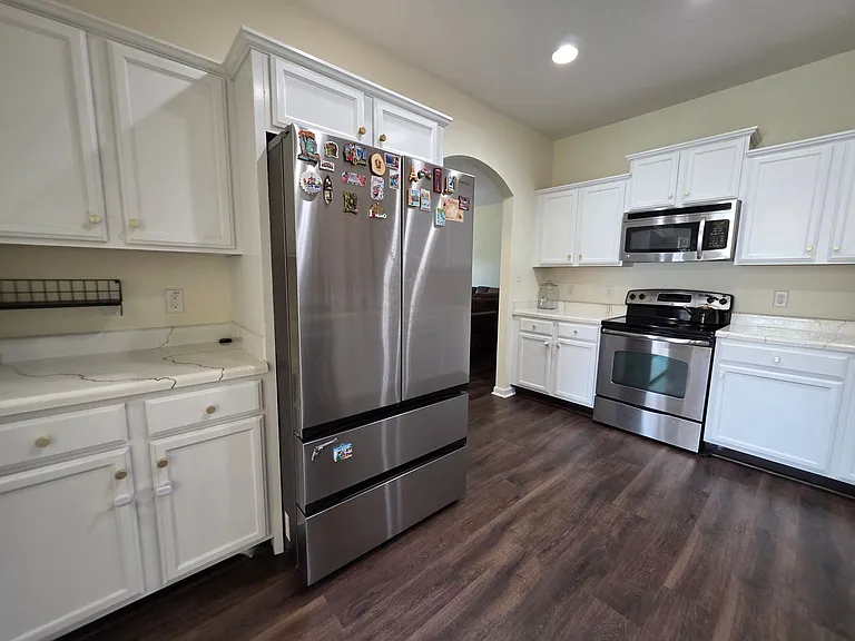 702 Appling Ct — Photo 8