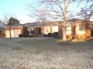 1564 Mockingbird Dr, Murray, KY 42071