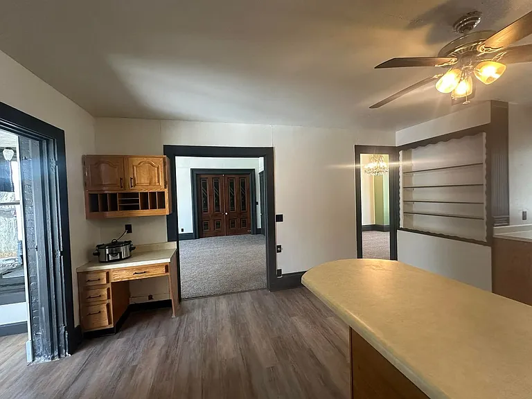711 W Adams St — Photo 17