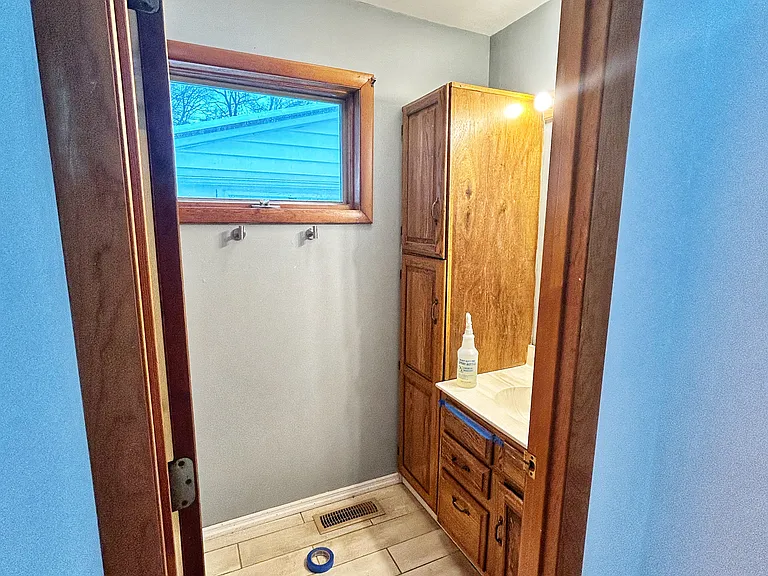Edgewood Dr — Photo 11