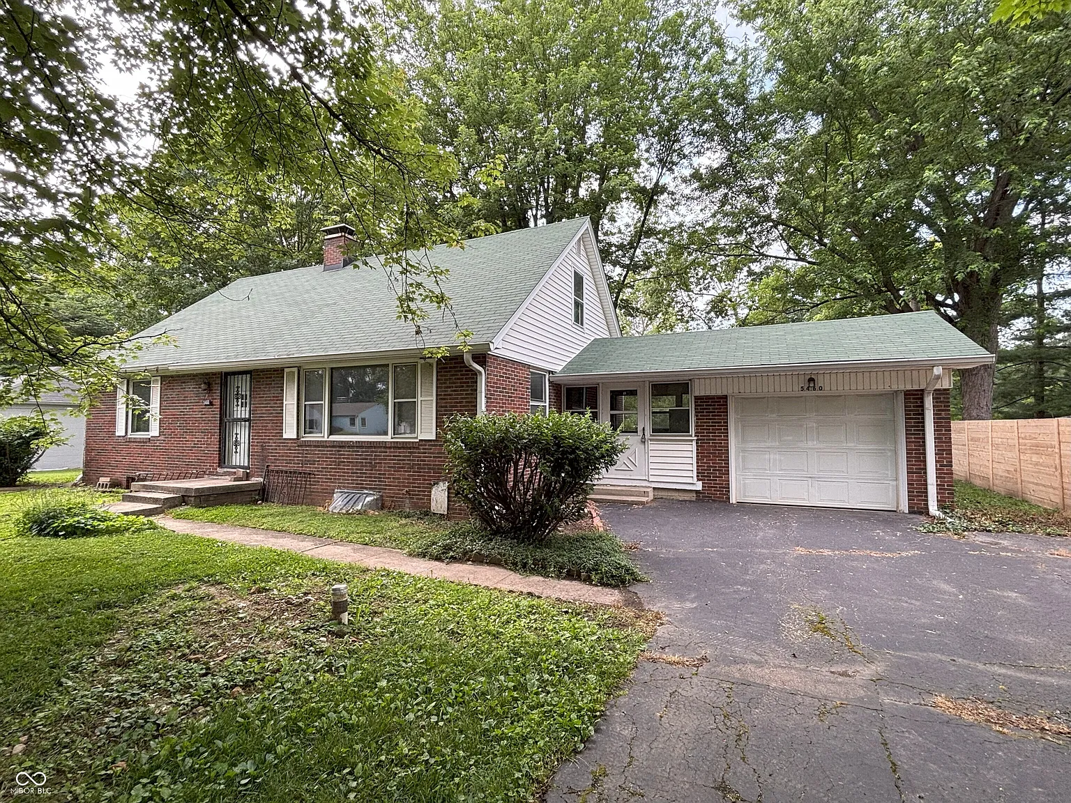 5460 N Park Dr photo 1