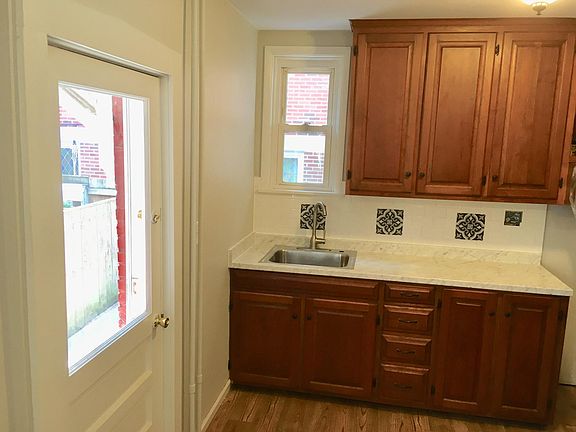 Updated kitchen (more pictures coming soon)