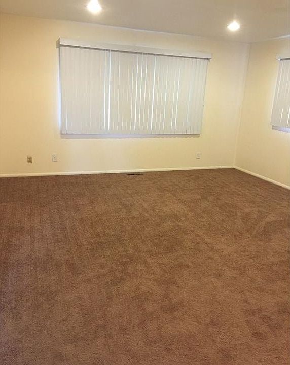 2nd image of 2221 Serra Dr
