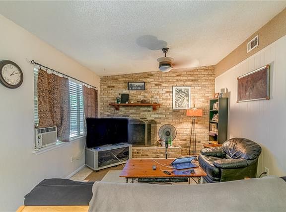 3rd image of 8513 Dryfield Dr