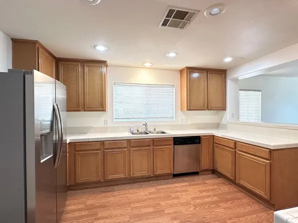 560 Playa Linda Pl, Las Vegas, NV 89138