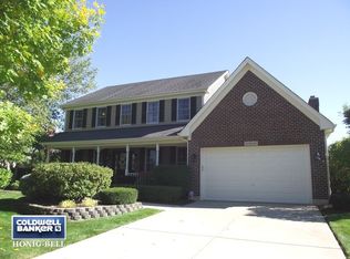 26W441 Pinehurst Dr, Winfield, IL 60190