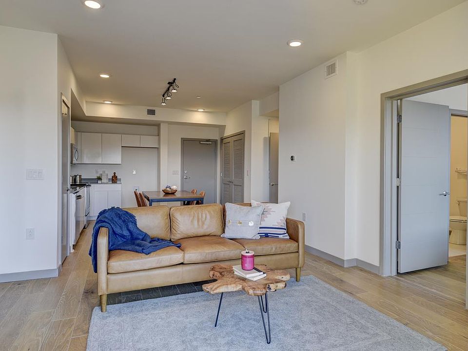 1st image of 400 Herron Dr APT 110