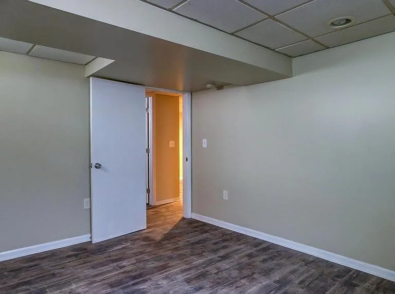 28458 Rosslyn Ave — Photo 18