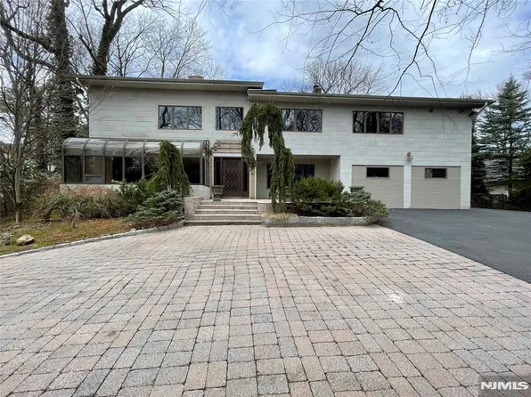 348 Jones Rd, Englewood, NJ 07631