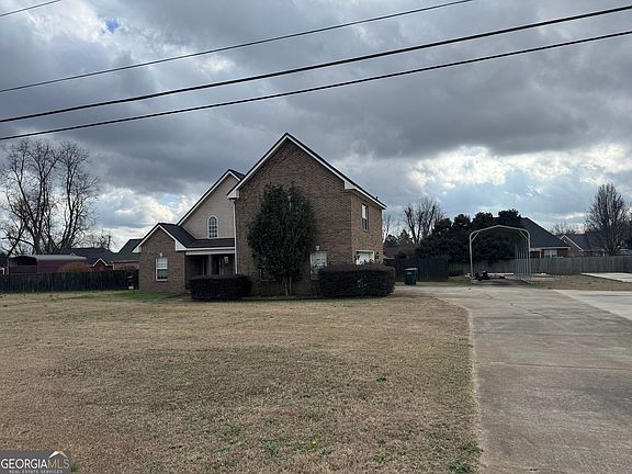 2nd image of 2132 Kings Chapel Rd