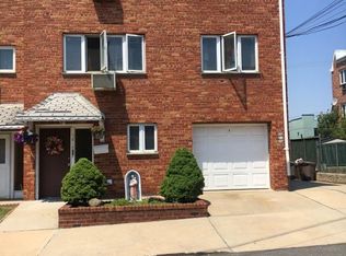 5814 75th St, Middle Village, NY 11379